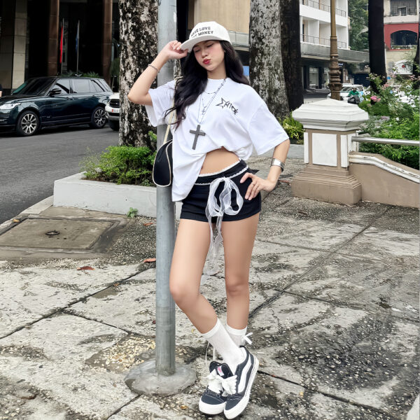 áo boxy trắng